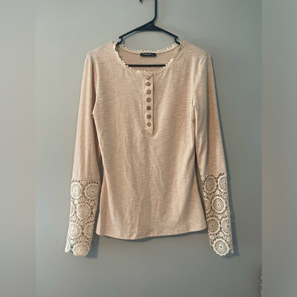 V neck button up shirt - Picture 1 of 3